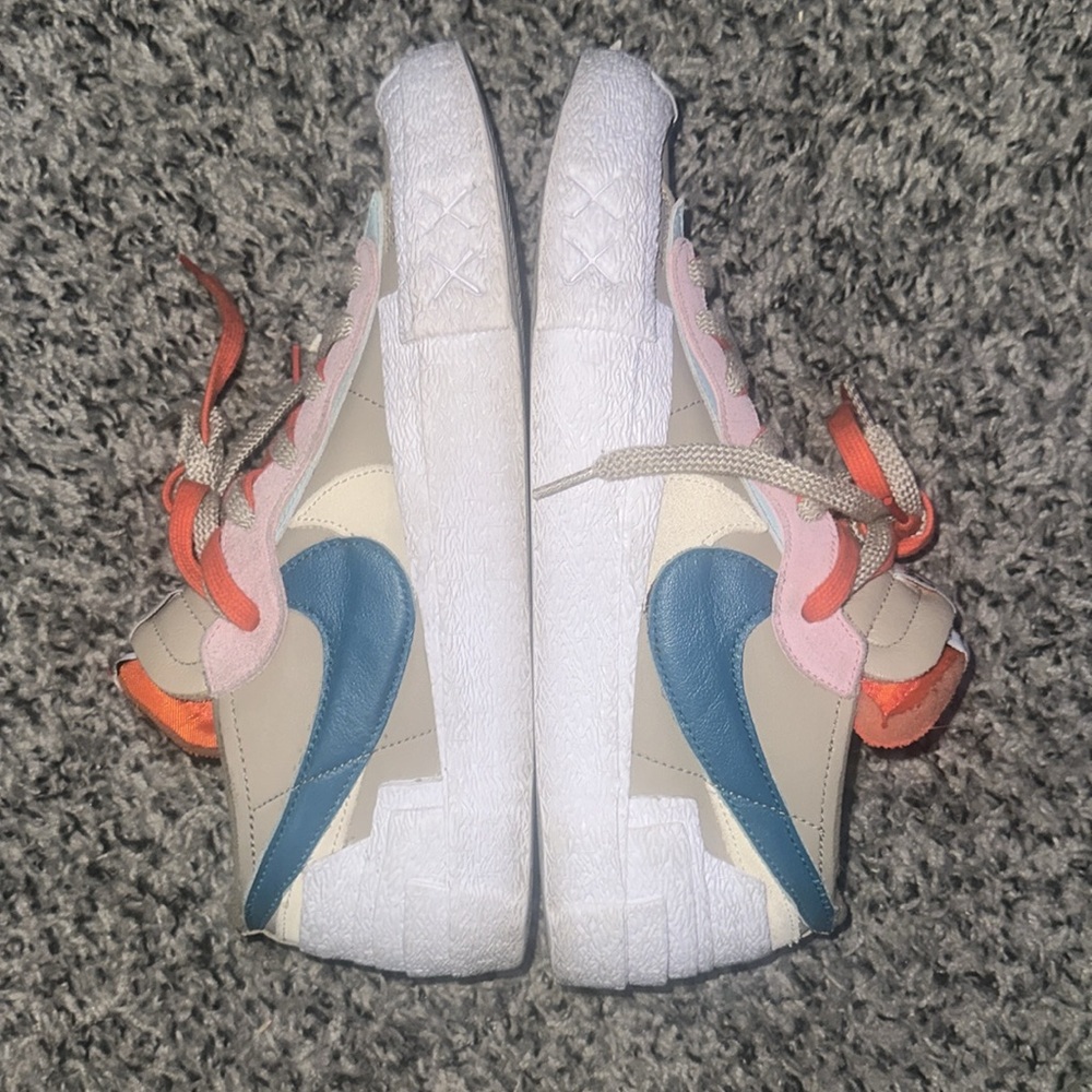 Nike
x sacai x Kaws Blazer Low "Reed" sneakers. Size 10. - Picture 6 of 7